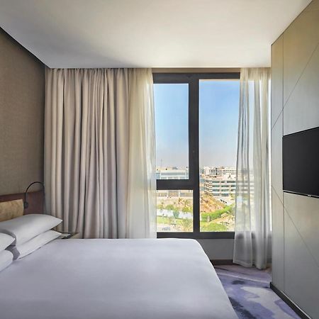 Crowne Plaza - West Cairo Arkan By Ihg 6th of October City Exteriér fotografie A bedroom at the hotel