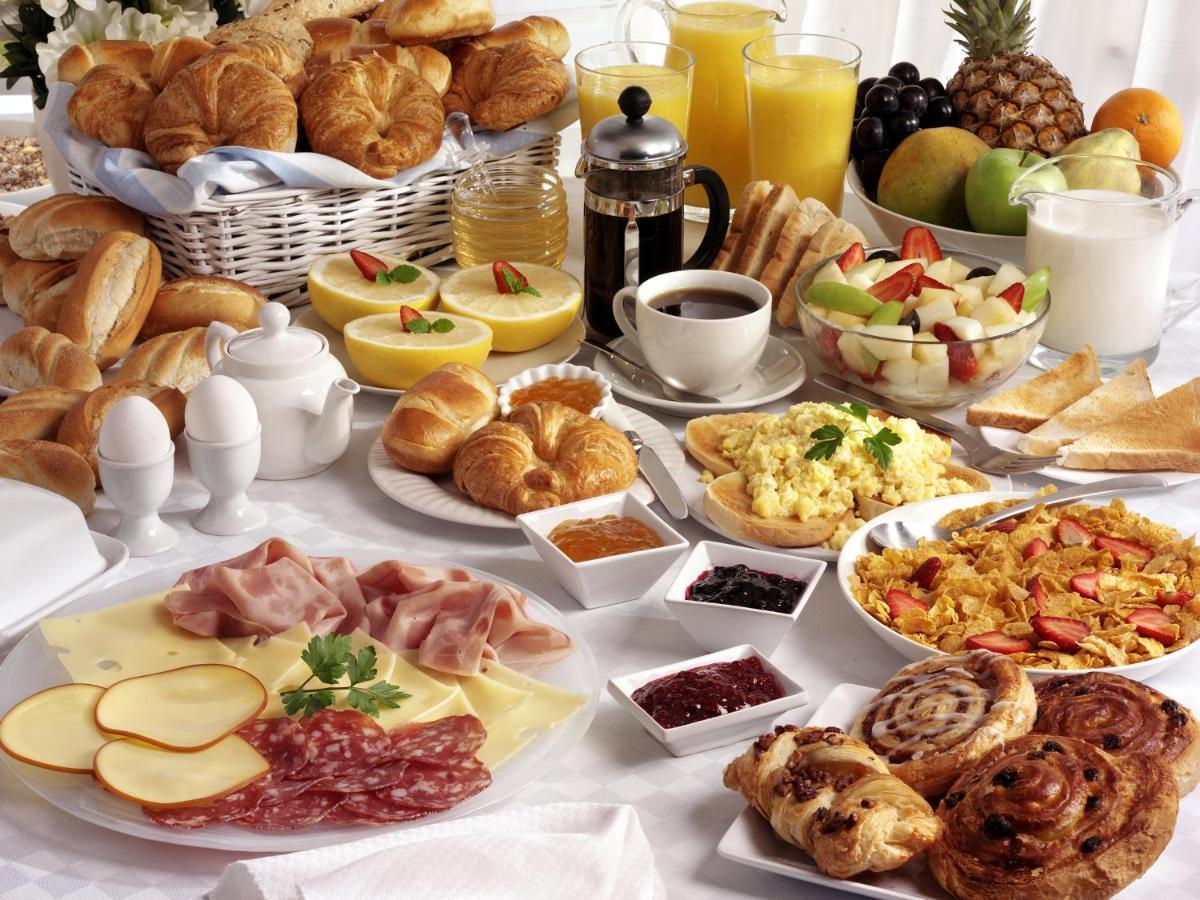 Crowne Plaza - West Cairo Arkan By Ihg 6th of October City Exteriér fotografie A continental breakfast