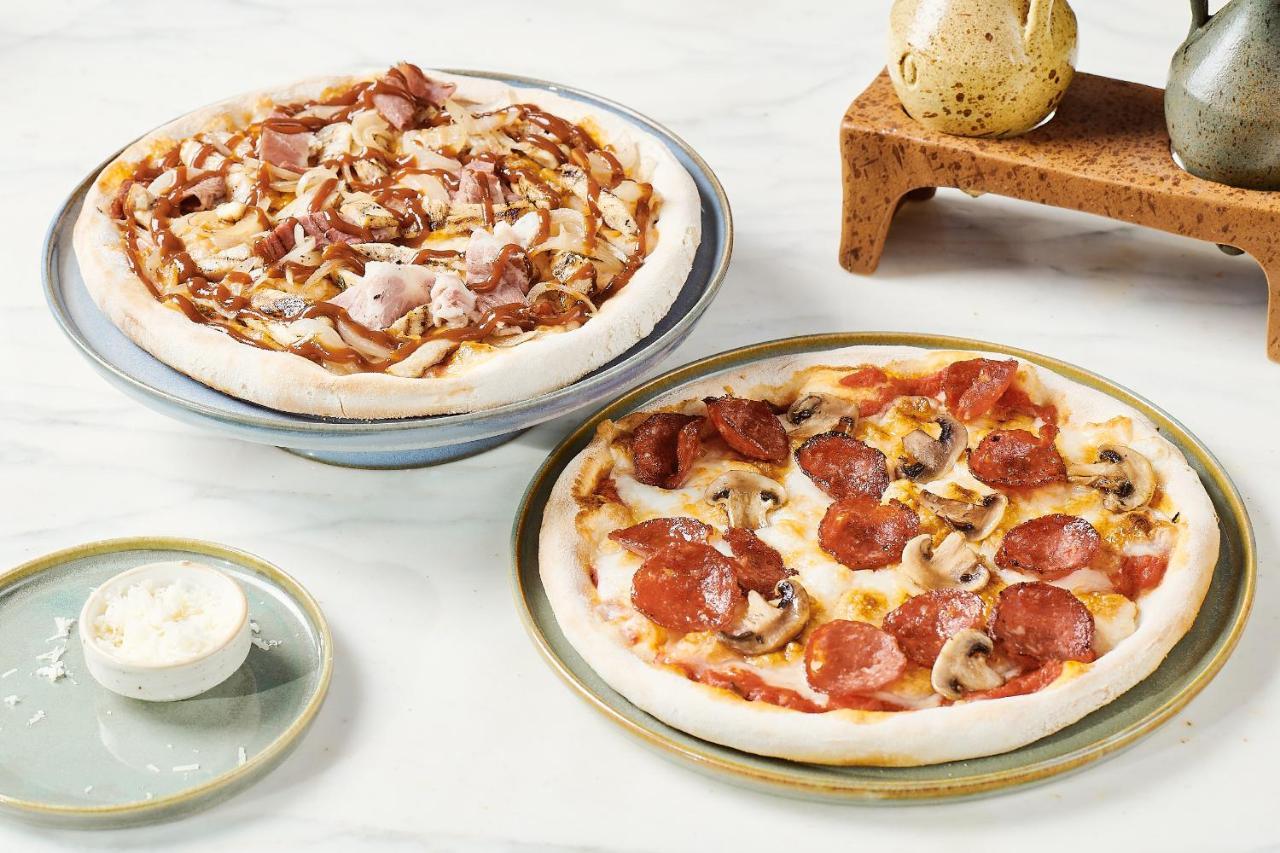Crowne Plaza - West Cairo Arkan By Ihg 6th of October City Exteriér fotografie Pizza Hut pizzas