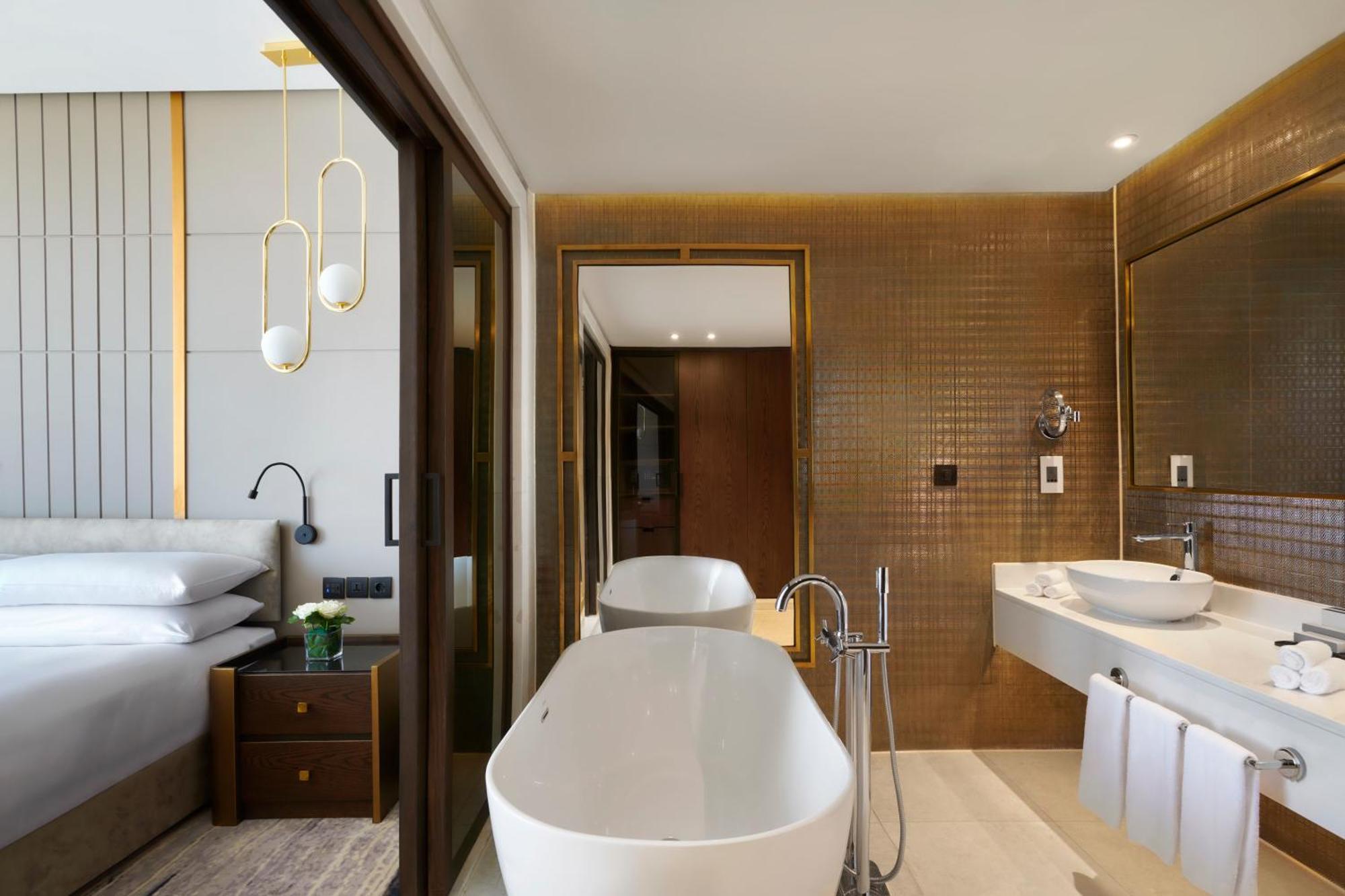 Crowne Plaza - West Cairo Arkan By Ihg 6th of October City Exteriér fotografie Bathroom of a suite
